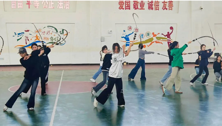 屏幕截图 2025-04-29 200117.png